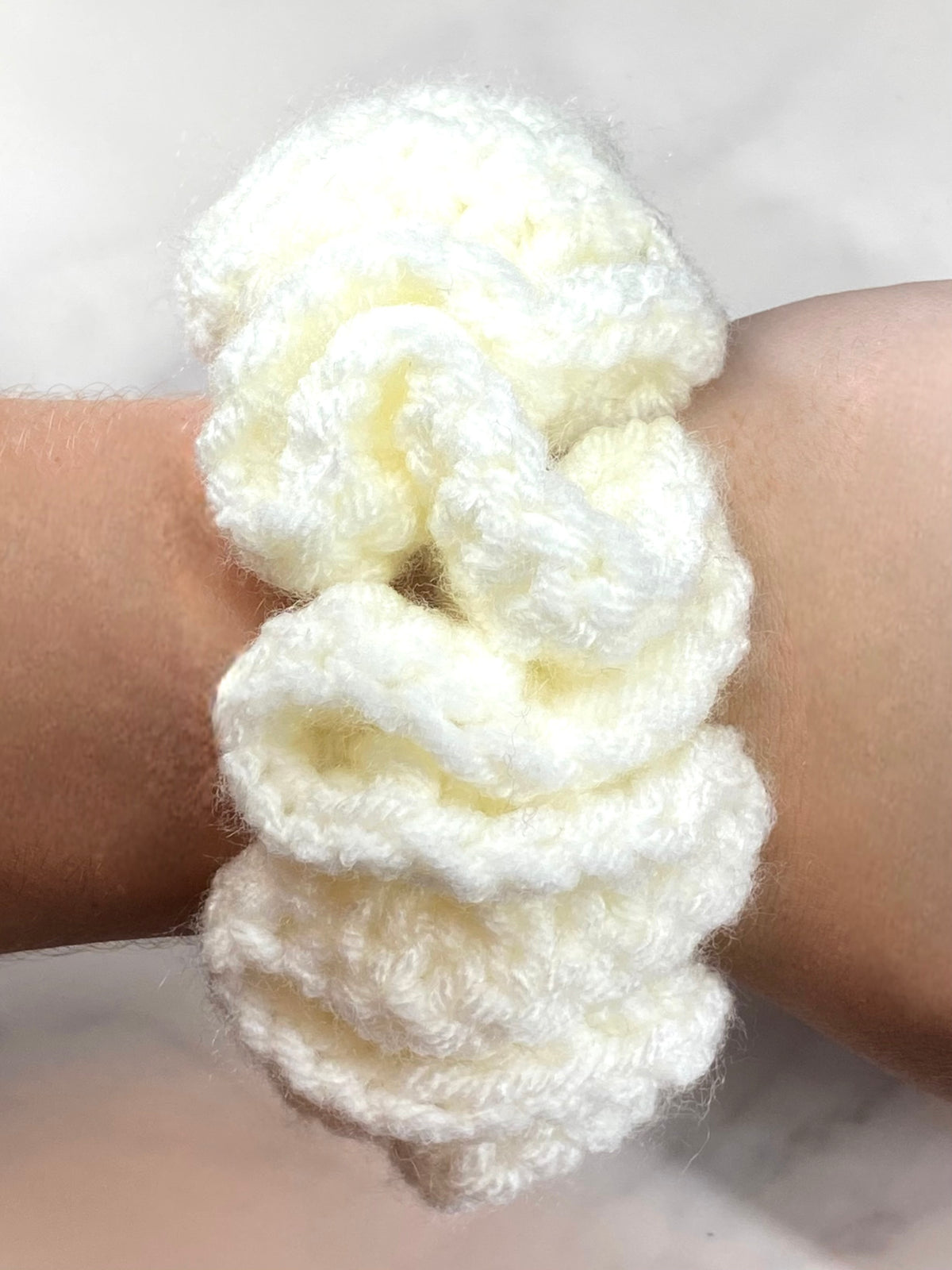 Crème Crochet Scrunchie