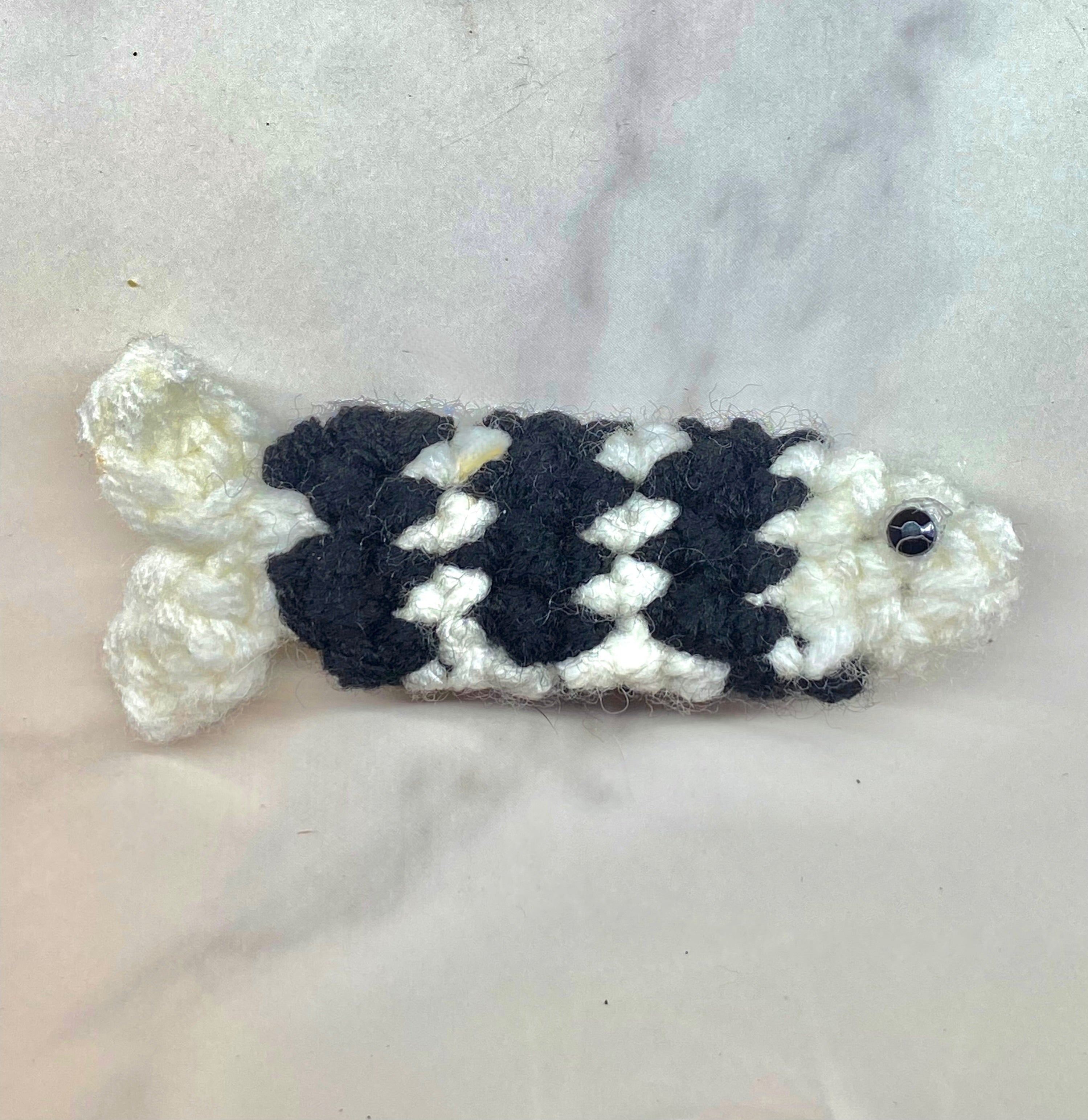 White & Black Fidget Fish