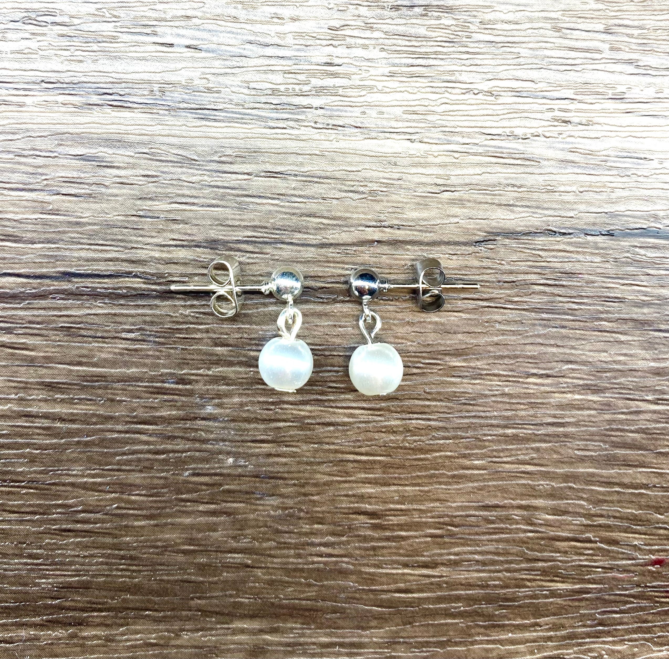 Small Pearl Studs